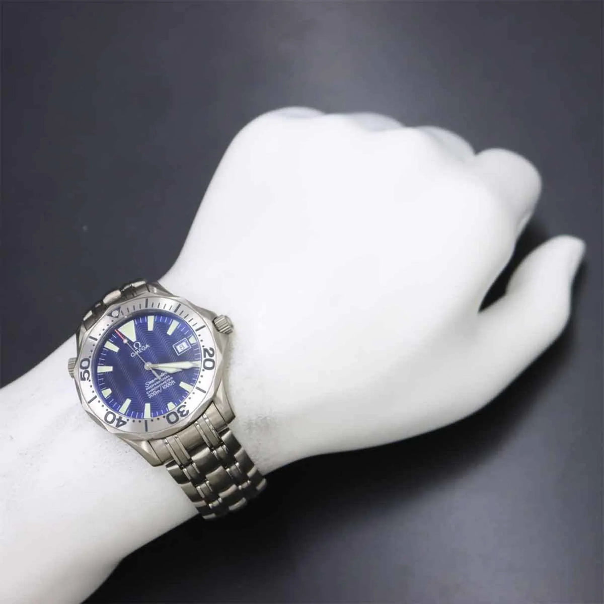 Pre-Owned  Seamaster 300 Professional 2231 80 Men's Watch Titanium Date Blue Dial Automatic (Good)